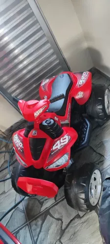 Quadriciclo elétrico 