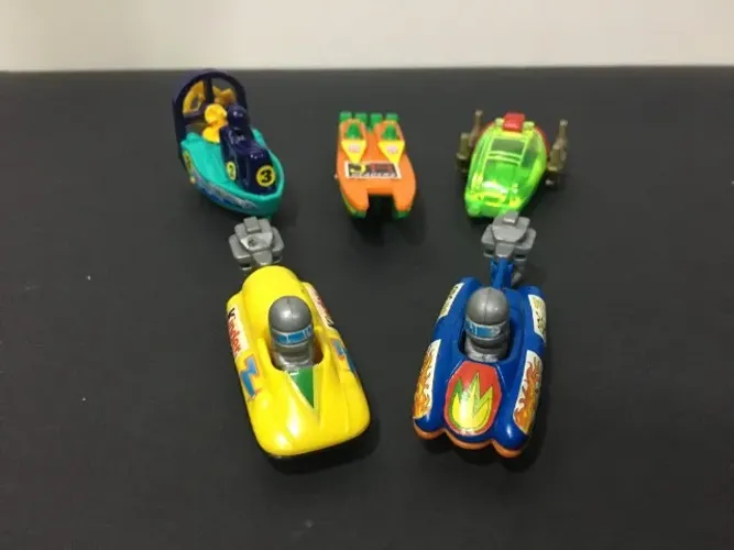 Lote 5 Veículos Aquáticos (Barcos) + Nave K93, K94 e K95 Kinder Ovo 1993 / 1994 / 1995