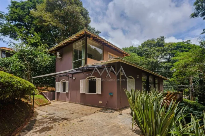 Casa à venda no Condomínio Vila Del Rey | 240 m² - 3 quartos.