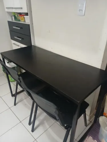 Mesa com 2 cadeiras