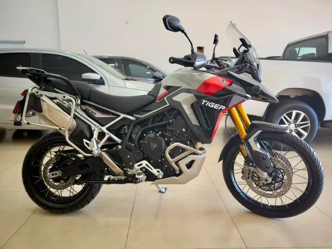 TRIUMPH/TIGER 900 RALLYP ( a moto mais acertada da categoria, sem defeito e ZERA)