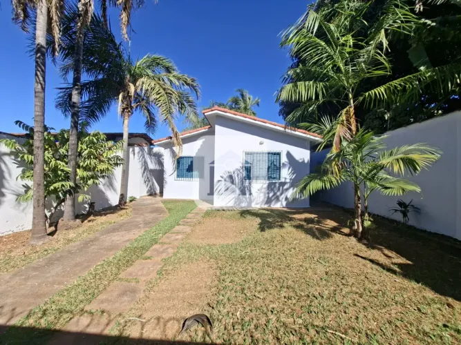 Casa disponível para locação no bairro Cidade Jardim