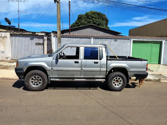 Mitsubishi L200 GLS 2.5 4X4 CD Diesel 2001