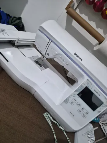 Máquina de bordado BP1530L
