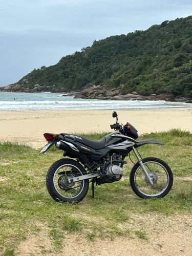 Honda Bros 150 com partida elétrica 