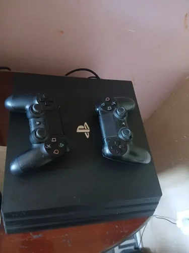 Estou Vendendo PS4 PRO 