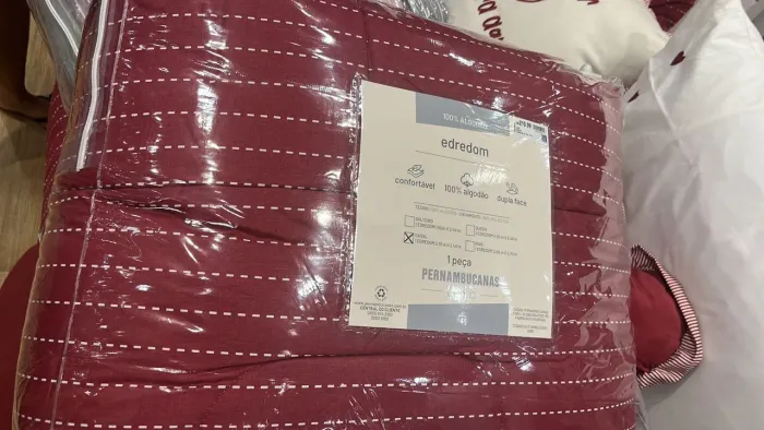 Vendo EDREDON novo, 200,00 tem conversa