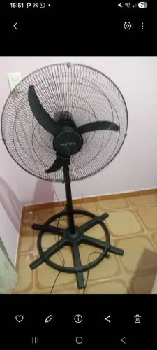 Ventilador Bivolt com pé