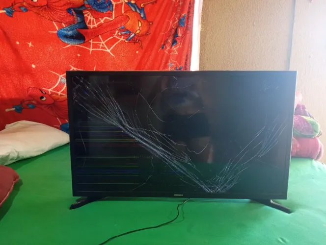 Televisão Samsung tela quebrada