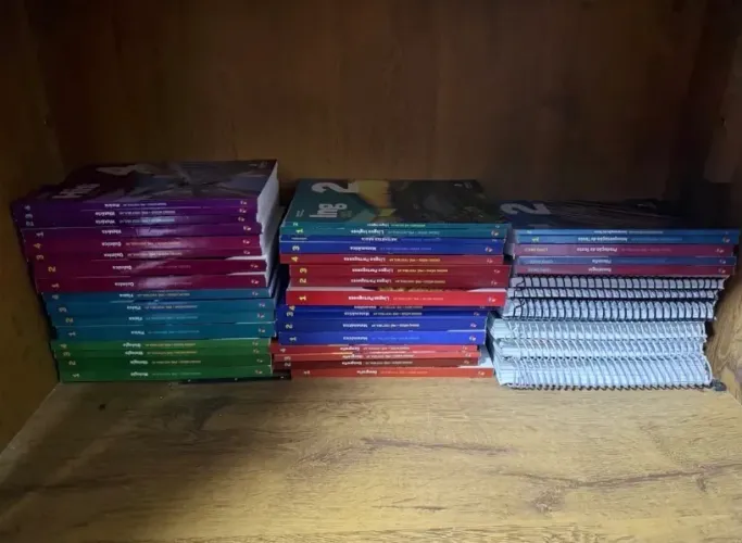 Livros Didáticos Poliedro - Ensino Médio e pré vestibular 