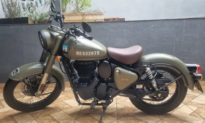 Classic 350 zerada, apenas 6.000 km