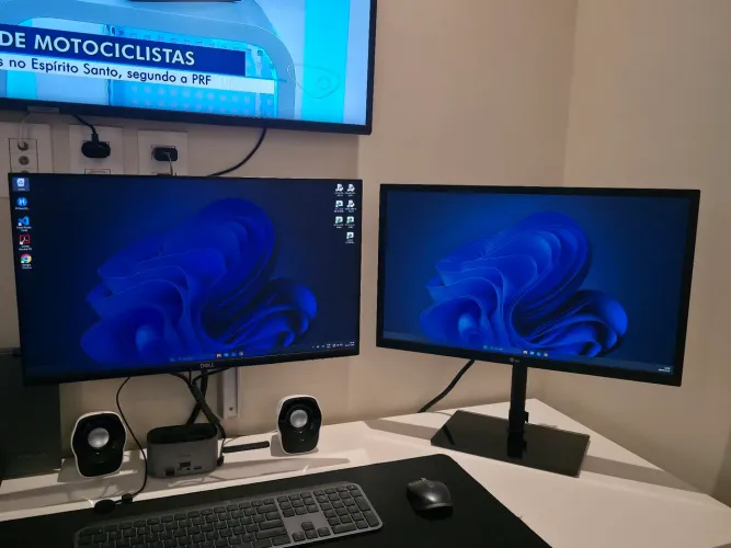 VENDO DOIS MONITORES DE 24 POLEGADAS