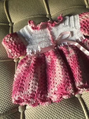 Vestido de bebê em crochê