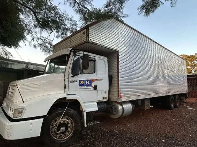 Caminhão Mercedes Benz 1620 - 2004 Gabinado