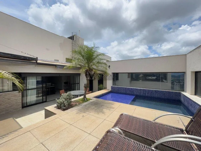Cobertura 3 quartos com 215m² para locação
