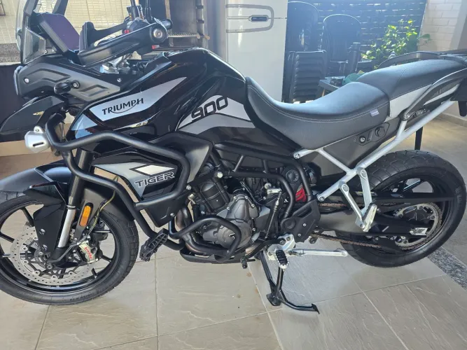 Vendo moto TRIUMPH TIGER 900 GT PRO em ótimo estado de conservação. 