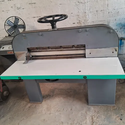 Guilhotina Elétrica 80 de boca Melmaq