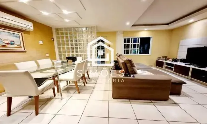 Casa de condomínio para venda  com 5 quartos
