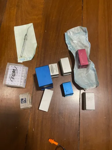 Broqueiros odontológicos com brocas