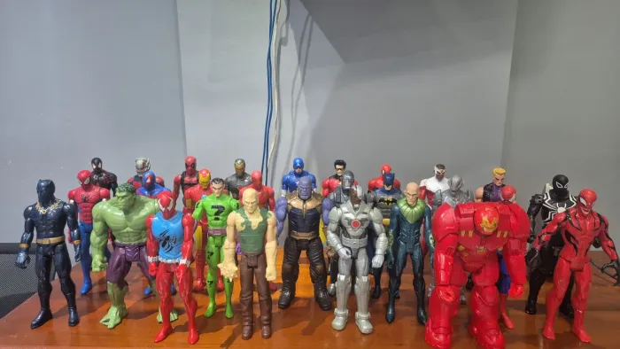 BONECOS MARVEL E DC