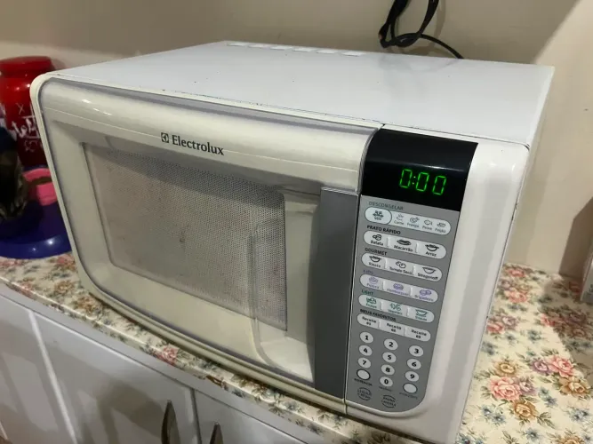 Microondas Eletrolux 31 litros 