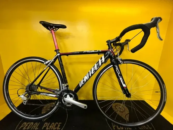 Bicicleta vicinitech roubaix 2  Tamanho 51 Garfo carbono  Grupo Shimano sora 9v 