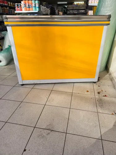 Dois balcões de inox