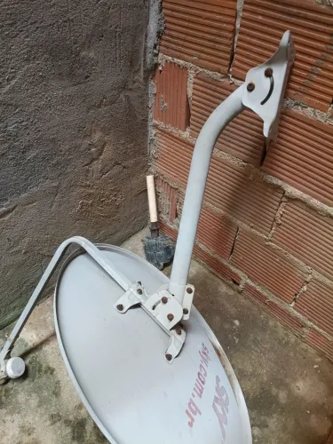 Vendo antena prato e suporte apenas