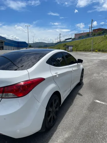 Hyundai Elantra GLS 1.8 16V Aut. 2012