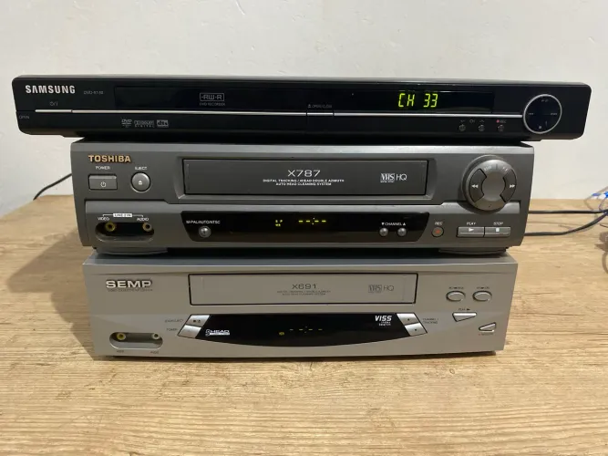 Gravador de DVD Samsung+vídeo cassete Toshiba+vídeo cassete Semp
