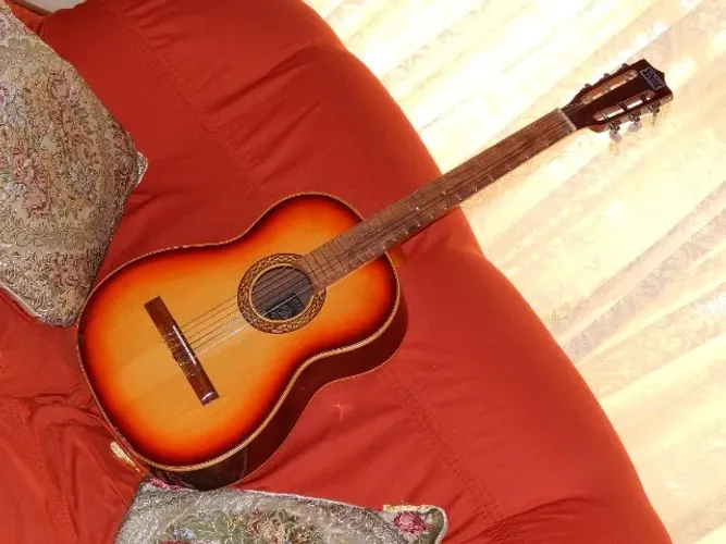Restauraçao em instrumentos musicais antigos