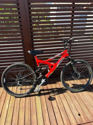 Bicicleta aro 26 pouco usada