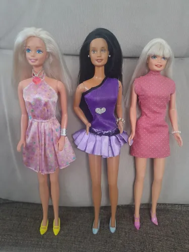 Lote com 3 lindas. Barbies antigas na PROMOÇÃO  aproveite e só  esse mês 
