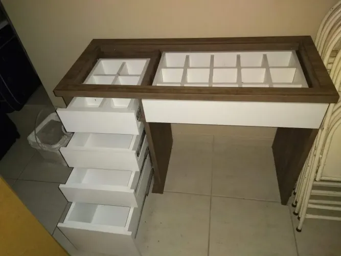 Penteadeira planejada MDF naval