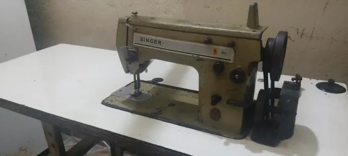 Máquina Industrial Reta Singer