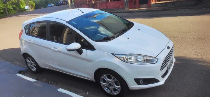 Ford Fiesta 1.5 16V Flex Mec. 5P 2015
