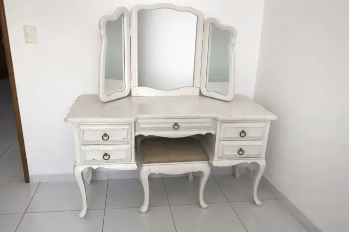 Penteadeira Penteadeira Provençal em Madeira Maciça com Espelho Triplo