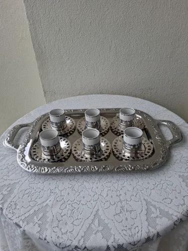 Jogo de café vintage da Porcelana Veracruz acompanhado de Bandeja inox ( 51cm X 30 cm )