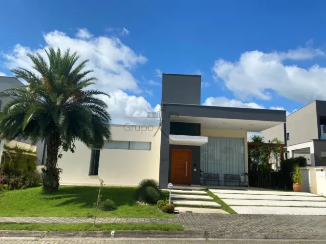 Oportunidade - Casa em Condomínio - Reserva do Paratehy - 4 Dormitórios - 400m².