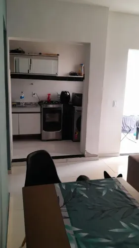 Aluga-se Casa 1 Quarto com Quintal em Rua Fechada - Jaime Benévolo