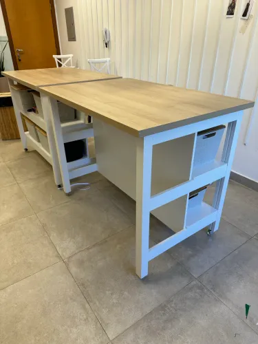 2 Ilha de cozinha / Mesa para corte por apenas R$240 cada uma