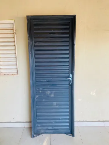 VENDO PORTA 80cm x 2.10m