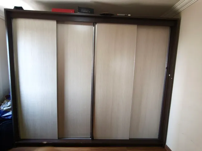Guarda-roupa casal grande 2,40m L x 2,35m A