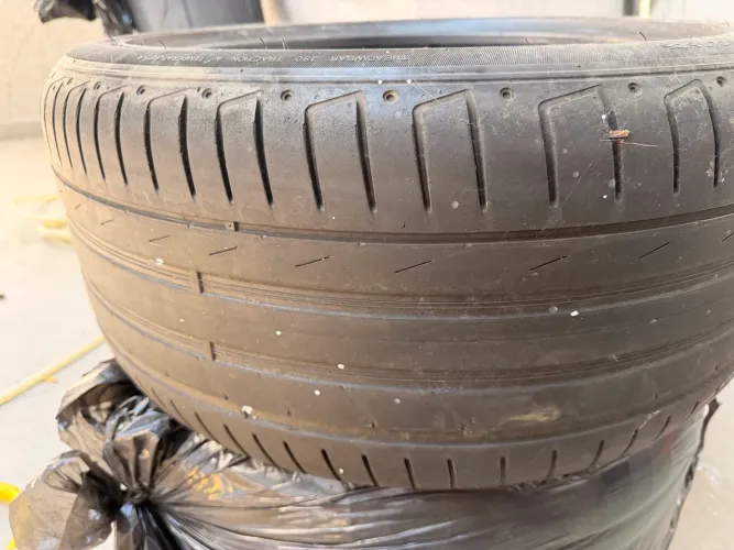 Pneu 275/40 R19