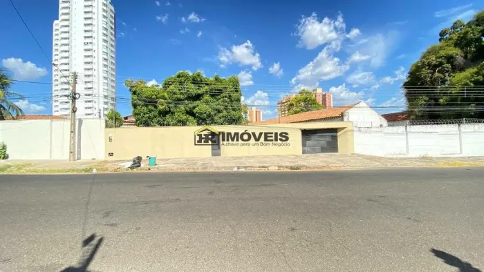 Casa Comercial para Alugar Fácil Acesso às Avenidas Vilmary e Senador Arêa Leão