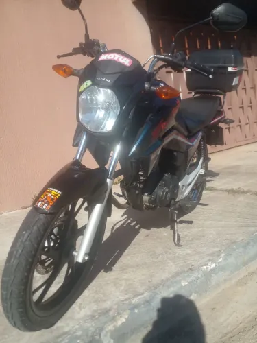 Titan 160
