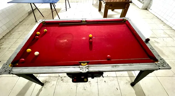 Mesa sinuca com ficha tudo funcionando 