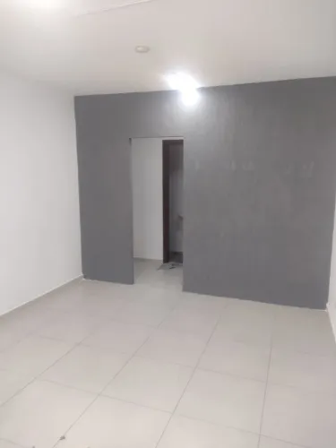 Alugo sala comercial,Edf. Empresarial Tancredo Neves