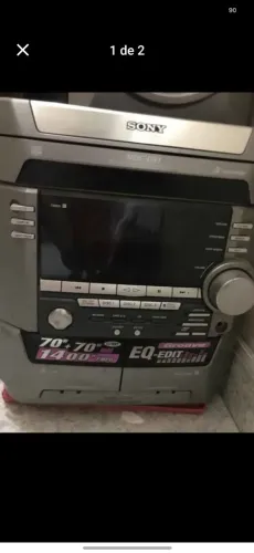 Aparelho de som SONY - C/ as duas caixas originais. Funcionando perfeitamente.