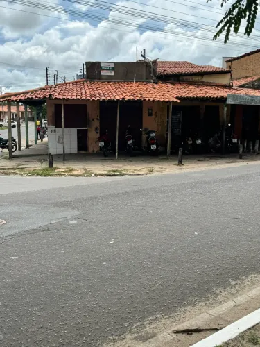 Centro comercial para venda tem 168 metros quadrados em Campos - Parnaíba - PI